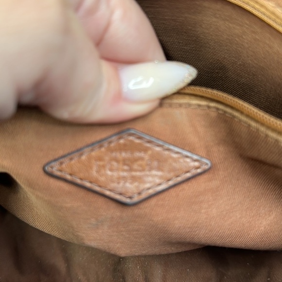 Fossil Emi leather saddle bag in British tan - Picture 8 of 10